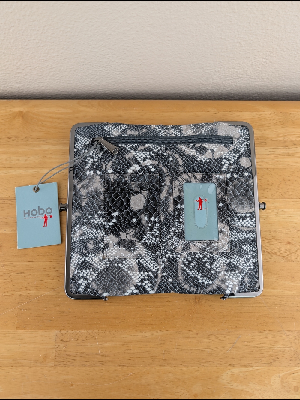 Hobo Lauren Exotica Gray Genuine Leather Snake-Print Texture Clutch Wallet NWT - Picture 3 of 11